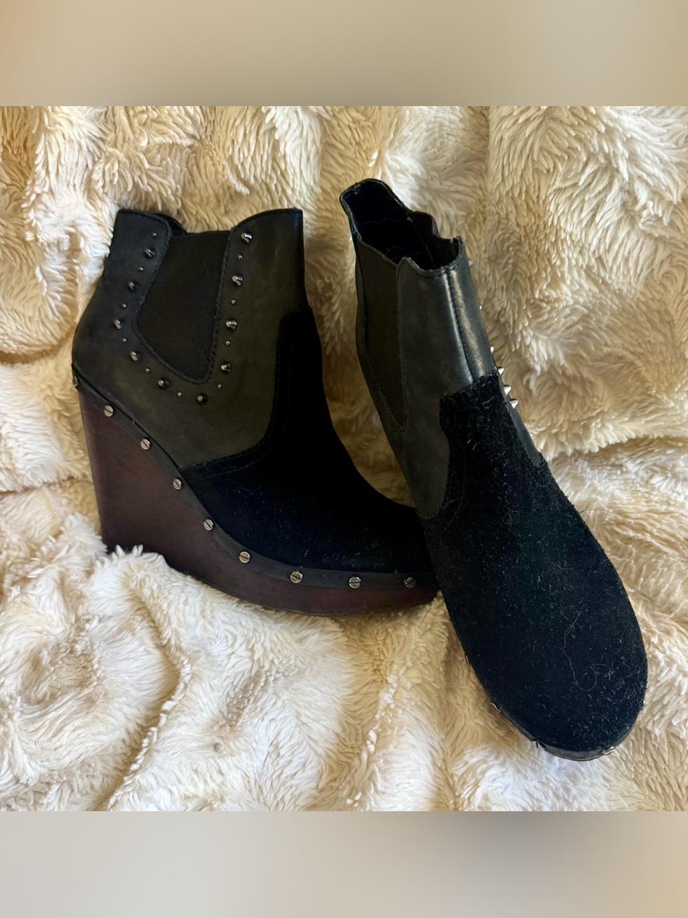Dr. Scholl's Black Wedge Ankle Booties with Stud Accents, 8 EUC